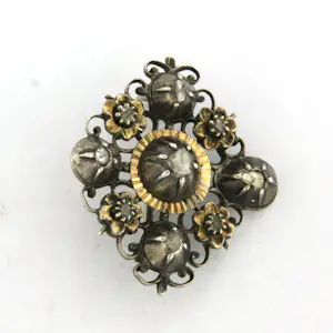 BWG geel met zilveren broche bezet met roos diamant tot. 0.10ct - G/H - SI kopen? Bied vanaf 110!