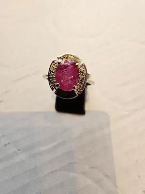 ZILVEREN RING 925 MET ROBIJNEN EN ZIRKONIA kopen? Bied vanaf 90!