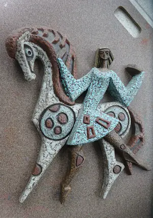 Joop Puntman - Unieke zeldzame wandplaquette - sculptuur van dansende figuur met paard kopen? Bied vanaf 250!
