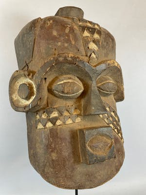 Pende - 211025 - African mask from the Pende - Congo. kopen? Bied vanaf 45!