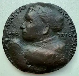 Nynke Jelles-Schepers - bronzen penning | 'Maria Montessori' | 1992 kopen? Bied vanaf 80!