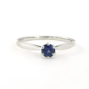 14k gouden solitaire ring met saffier tot. 0.26ct - 1.5 gram - ringmaat 17.25/54 kopen? Bied vanaf 140!
