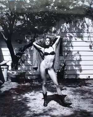 Helmut Newton - MIss Longwell - Sherman Oaks, California, 1992 kopen? Bied vanaf 120!