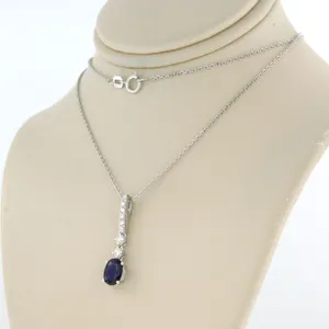 14k gouden collier met een hanger bezet met saffier en briljant geslepen diamant kopen? Bied vanaf 350!