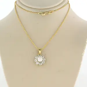 18k geelgouden collier met goud met platina hanger met parel en diamant kopen? Bied vanaf 900!