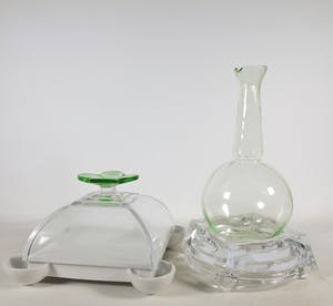 Borek Sipek - Lot van karaf met houder en stolp - Ontwerp voor DSM kopen? Bied vanaf 100!