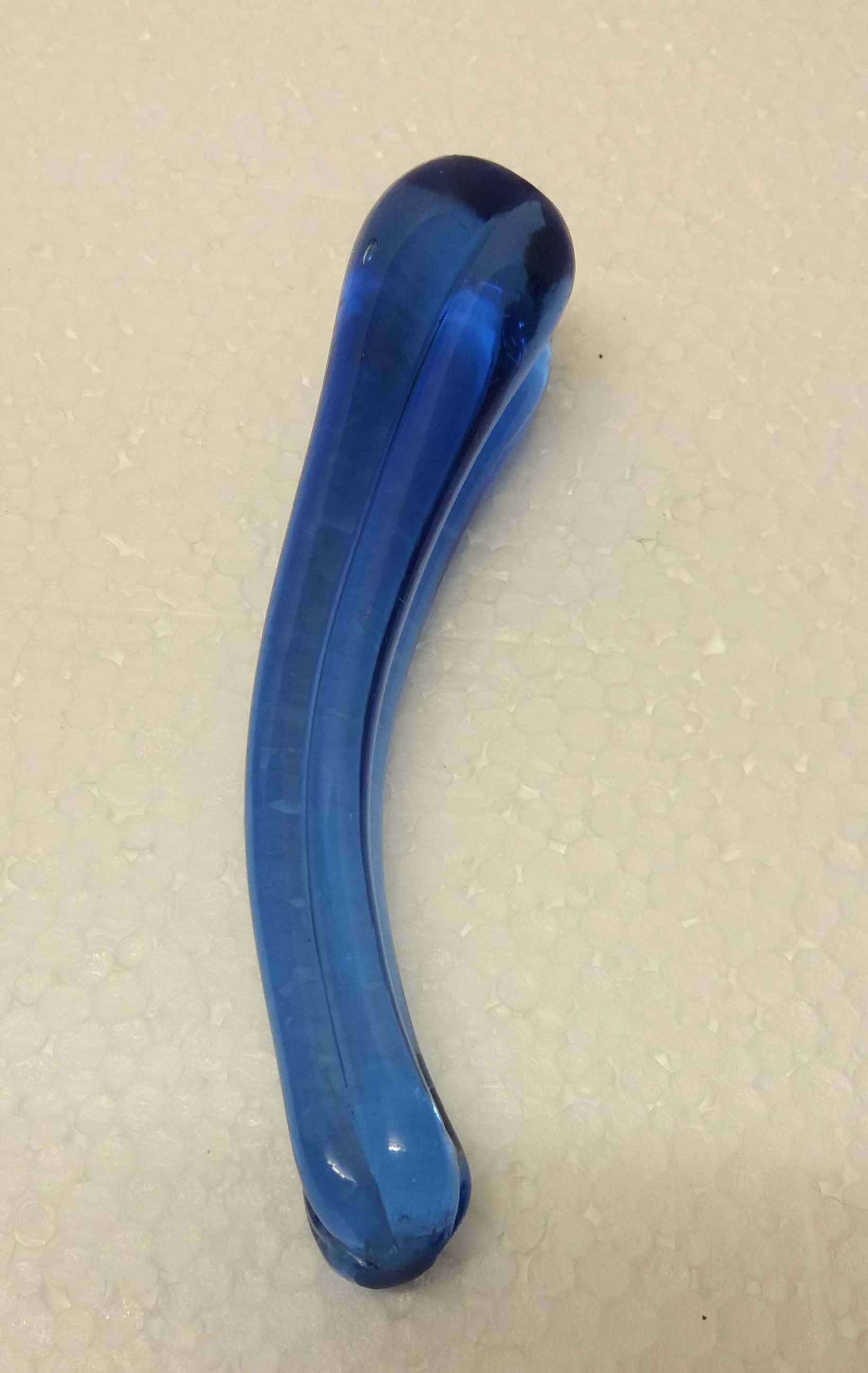 Niet of onleesbaar gesigneerd - Mooie glazen asbak met stamper kobalt blauw uit jaren '60 kopen? Bied vanaf 1!