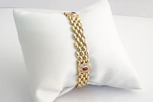 99- 18 karaats geel-gouden dames armband gezet met rode edelsteen kopen? Bied vanaf 770!