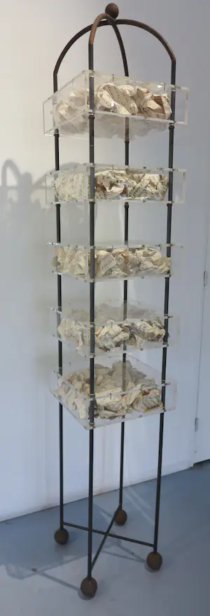 Henny Schakenraad - Mixed Media / Zeer groot object van o.a. metaal, plexiglas en papier, BEWAREN kopen? Bied vanaf 320!
