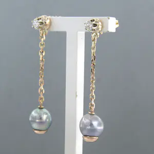 BWG bicolo oorhangers bezet met parel en briljant geslepen diamanten 0,20ct kopen? Bied vanaf 240!