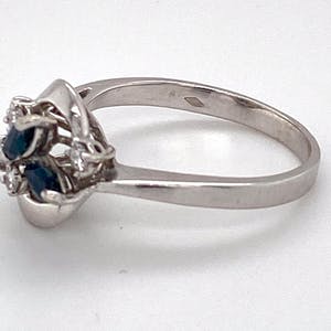 18K Goud - witgouden ring met diamant en saffier. maat 54,25(17,5) 3,76gr kopen? Bied vanaf 220!