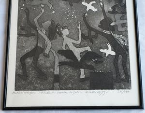 Harry van Kruiningen - Ingelijste ets & aquatint , Kinderen voeren vogels – winter 1979 kopen? Bied vanaf 1!