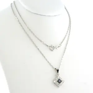 14k wit gouden collier met hanger bezet met saffier en diamant 0.24 ct kopen? Bied vanaf 380!