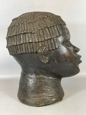 Benin - 230225 - BRONZE Large - 28 cm - African Ife kingdom head - Nigeria. kopen? Bied vanaf 265!