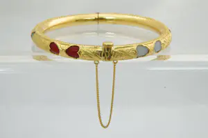 29 - Gedeeltelijk 18 Krt geel-gouden opengewerkte armband met diverse kleuren kopen? Bied vanaf 380!