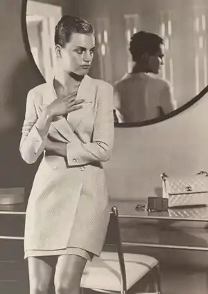 Karl Lagerfeld - Fotolitho Guinevere van Seenus Chanel 1996 kopen? Bied vanaf 50!