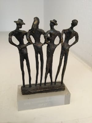 Corry Ammerlaan - Sculptuur “ Winkelend publiek “ kopen? Bied vanaf 22!