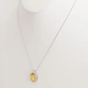 Hanger met ketting kopen? Bied vanaf 930!