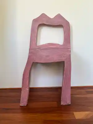 Klaas Gubbels - Roze stoel / object kopen? Bied vanaf 750!