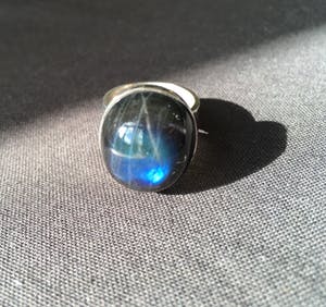 1e gehalte Zilver - Scandinavisch design ring met veldspaat steen kopen? Bied vanaf 25!