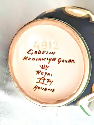 Plateelbakkerij Zuid-Holland - Keramikkrug Keramikvase Art Deco Modell 4812 Dekor "Godelin" 50er Jahre kopen? Bied vanaf 60!