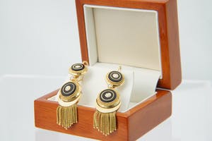 2081- Antiek - 19e eeuws - Victoriaanse set "dangle" oorhangers - onyx en parels kopen? Bied vanaf 370!