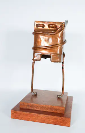 Harry Piller - Sculptuur van koper en hout, Zonder titel kopen? Bied vanaf 100!