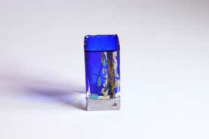Jan Beranek - Blue and gold handblown Bohemian glass vase. verkocht voor € 40!