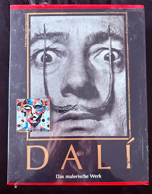 Salvador Dali - Das malerische Werk. Complete ouvre in 2 cassettes. kopen? Bied vanaf 40!