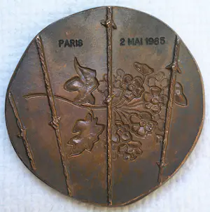 Niet of onleesbaar gesigneerd - Anne Frank , Bronzen penning , Parijs 1965 , Georges Simon kopen? Bied vanaf 1!