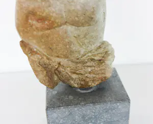 Monica van Dael - Sculptuur van natuursteen, Vrouwentorso kopen? Bied vanaf 150!