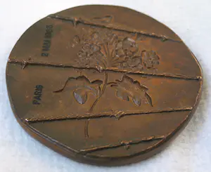 Niet of onleesbaar gesigneerd - Anne Frank , Bronzen penning , Parijs 1965 , Georges Simon kopen? Bied vanaf 1!