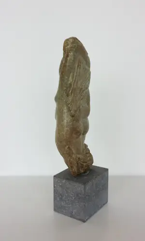Monica van Dael - Sculptuur van natuursteen, Vrouwentorso kopen? Bied vanaf 150!
