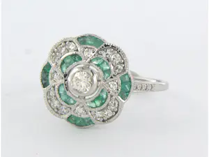 ART DECO STIJL - 14k gouden ring met smaragd en diamant - ringmaat 17.25(54) kopen? Bied vanaf 650!