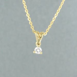 14k gouden collier en een solitair hanger met oud briljant geslepen diamant kopen? Bied vanaf 160!