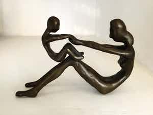 Bodrul Khalique - Sculptuur “ Moeder en kind “ verkocht voor € 45!