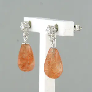 18k wit gouden oorhangers met zonnesteen en briljant geslepen diamant tot.0.09ct kopen? Bied vanaf 230!