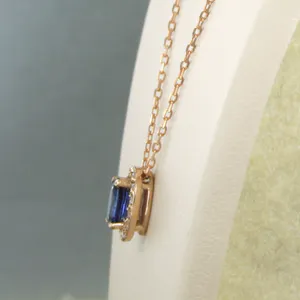 14k  gouden collier en hanger met saffier en briljant geslepen diamant kopen? Bied vanaf 250!