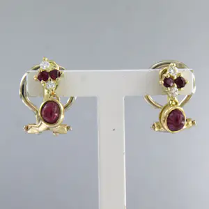 18k geel gouden oorhangers met robijn en briljant geslepen diamant tot.0.08ct kopen? Bied vanaf 510!