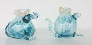 Yvon Trossèl - Twee glazen blauwe muisjes kopen? Bied vanaf 70!