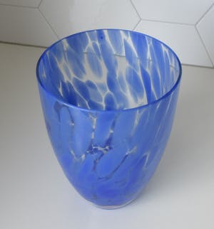 Royal Leerdam - Vaas met blauwe glaspoeders kopen? Bied vanaf 30!