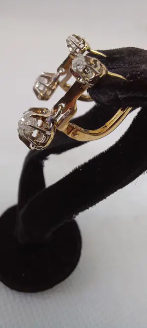 Gouden 18k oorbellen met diamanten ,toetsteen bij juwelier. kopen? Bied vanaf 350!