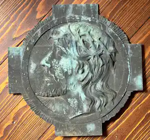Sylvain Norga - Bronzen reliëfplaquette met Christus hoofd kopen? Bied vanaf 200!