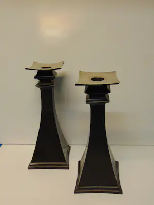 Brons (Onbekend) - 2 Bronzen Art Deco kandelaars kopen? Bied vanaf 75!