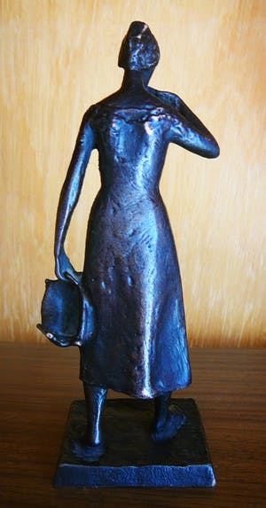 Brons (Onbekend) - Vrouwenfiguur met tas kopen? Bied vanaf 35!