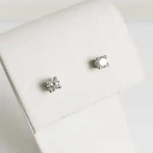Diamanten oorknopjes kopen? Bied vanaf 400!