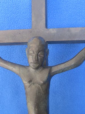 Brons (Onbekend) - Modern bronzen kruisbeeld. kopen? Bied vanaf 20!