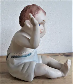 Niet of onleesbaar gesigneerd - Originele nostalgische keramische tweeling baby beeldjes (jaren 40) kopen? Bied vanaf 1!