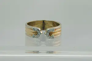72- Fraaie tri-color 14Krt gouden design ring  0.10c diamant - klein model. kopen? Bied vanaf 190!