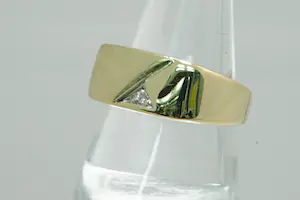 90 - Zo goed als nieuwe 14krt gouden solitair ring met 0.03ct diamant kopen? Bied vanaf 190!